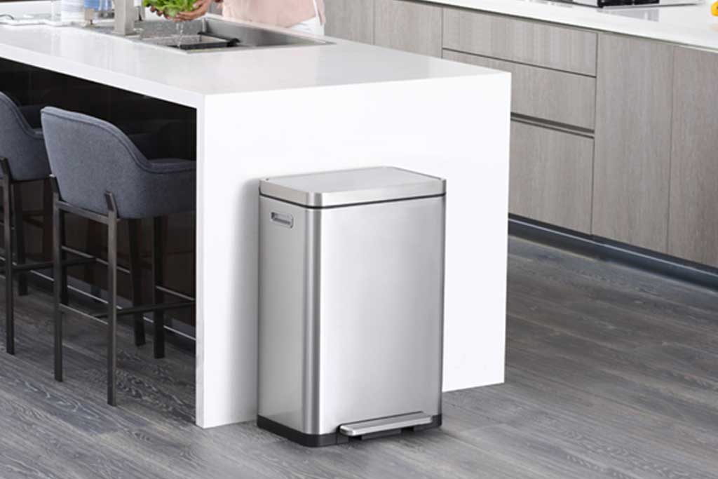 X CUBE STEP BIN エクスキューブ ステップビン ペダル式 スリムゴミ箱 シルバー 20L<ラッピング対象外>