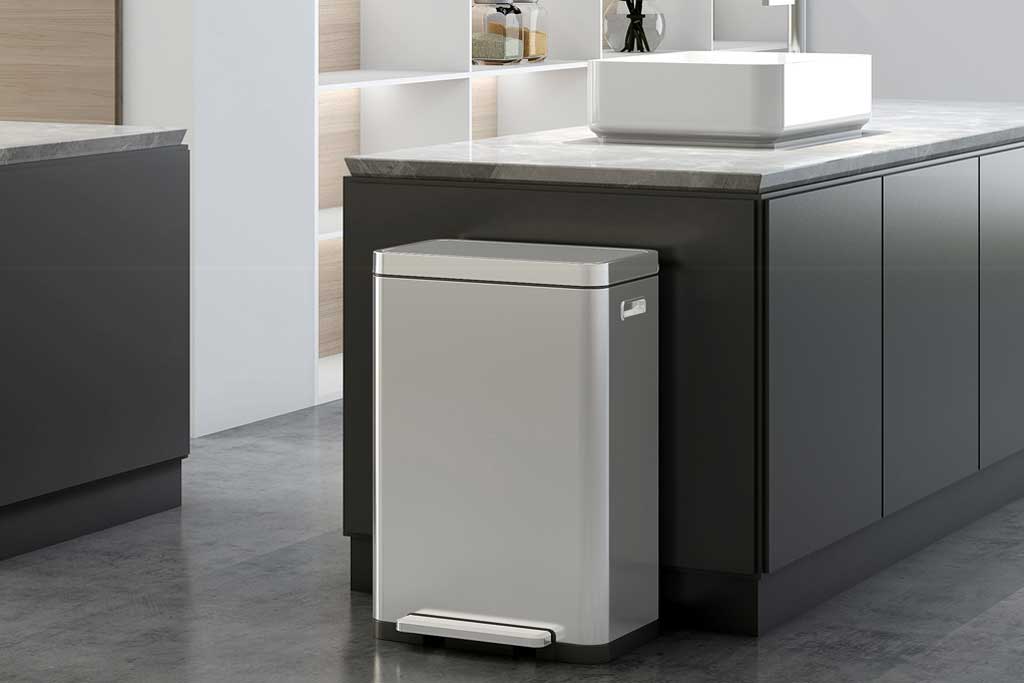 X CUBE STEP BIN エクスキューブ ステップビン ペダル式 スリムゴミ箱 シルバー 20L<ラッピング対象外>