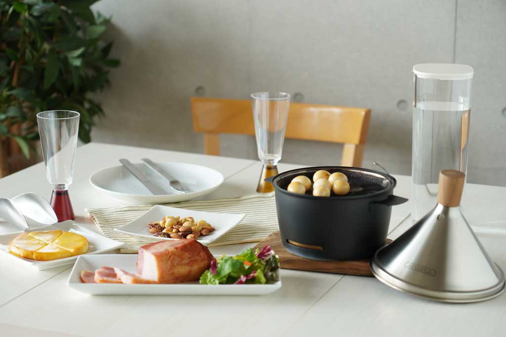 APELUCA(アペルカ)TABLE TOP SMOKER(テーブルトップスモーカー)/ 卓上燻製器《 チップ・ウッド・収納袋・レシピブック付き 》 燕三条産 AUX(オークス)