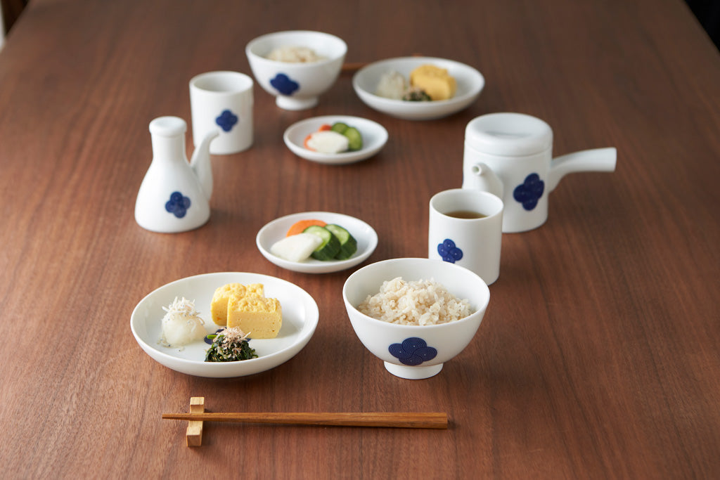 柳 宗理 / 柳 和食器シリーズ 湯呑み【古白磁 染付紋・渦】