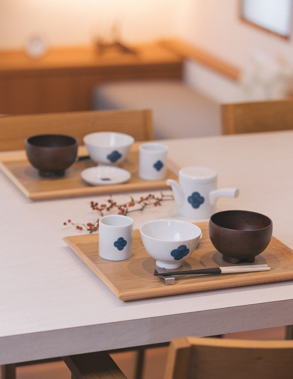 柳 宗理 / 柳 和食器シリーズ 湯呑み【古白磁 染付紋・渦】