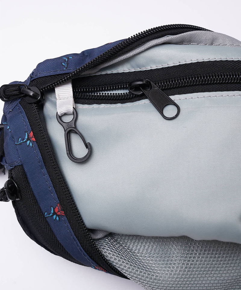 【 予約販売 】KiU（キウ）300D フロントポケットミニショルダーバッグ K156