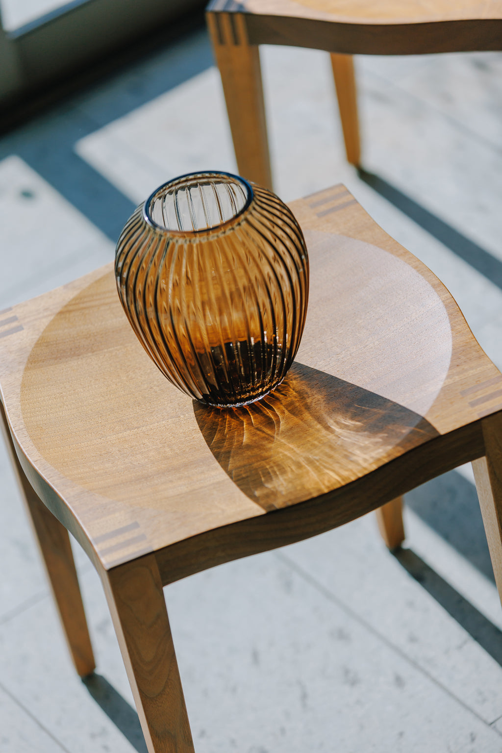 KÄHLER（ケーラー）HAMMERSHØI Vase（ハンマースホイ ヴェース）ガラスベース（ウォールナット） H18.5cm