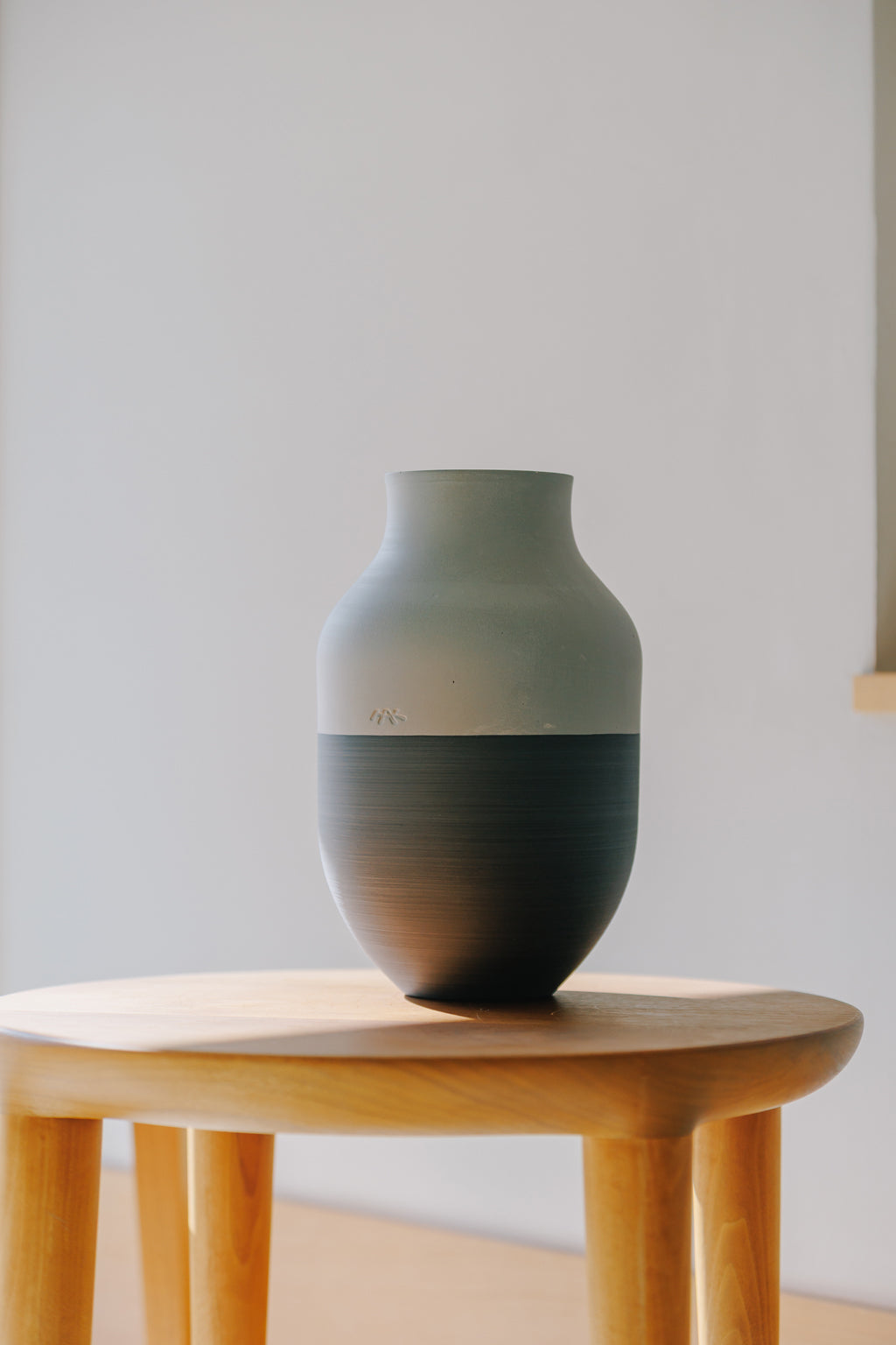 KÄHLER（ケーラー）OMAGGIO CIRCULARE（オマジオ サーキュラー）ベース（グレー） H20cm