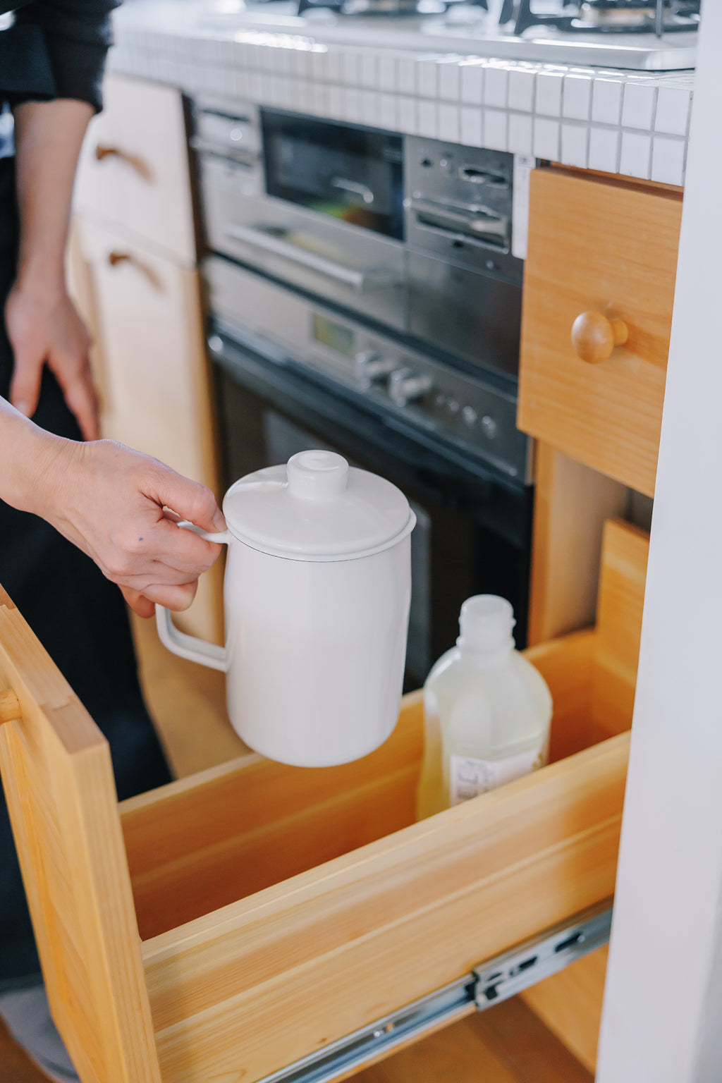 FUJIHORO（富士ホーロー）フィルトプラス オイルポット 0.8L 活性炭カートリッジ1個付き ホワイト