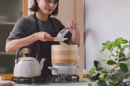 FUJIHORO（富士ホーロー）せいろ付き（1段） ホーロー鍋 18cm ホワイト/グレージュ