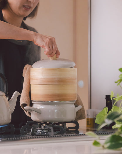 FUJIHORO（富士ホーロー）せいろ付き（1段） ホーロー鍋 18cm ホワイト/グレージュ