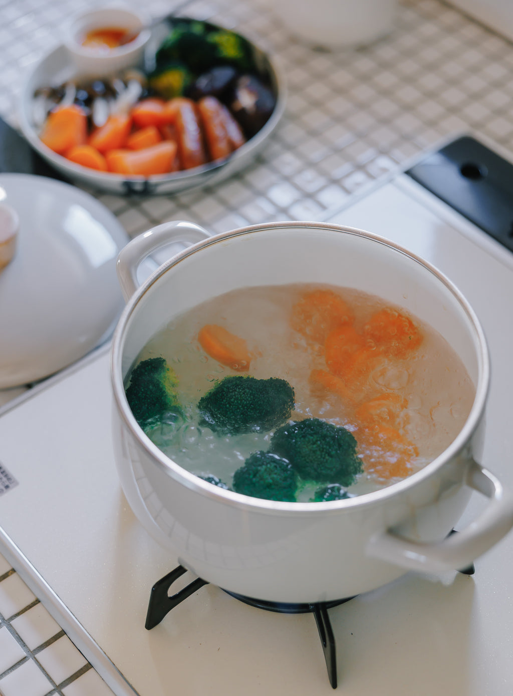 FUJIHORO（富士ホーロー）せいろ付き（1段） ホーロー鍋 18cm ホワイト/グレージュ