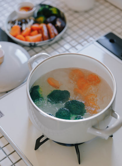 FUJIHORO（富士ホーロー）せいろ付き（1段） ホーロー鍋 18cm ホワイト/グレージュ