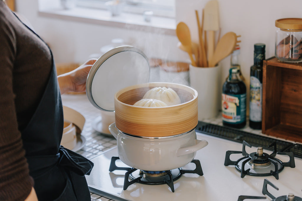 FUJIHORO（富士ホーロー）せいろ付き（1段） ホーロー鍋 18cm ホワイト/グレージュ