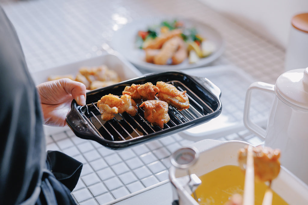 FUJIHORO（富士ホーロー）IH対応 角型天ぷら鍋 フライヤーバスケット付き ホワイト