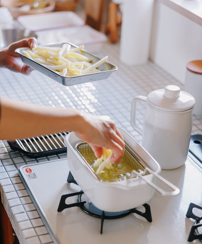 FUJIHORO（富士ホーロー）IH対応 角型天ぷら鍋 フライヤーバスケット付き ホワイト