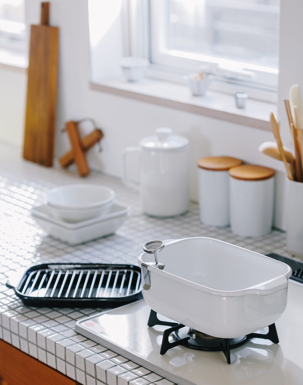 FUJIHORO（富士ホーロー）IH対応 角型天ぷら鍋ワイド フライヤーネット付き ホワイト