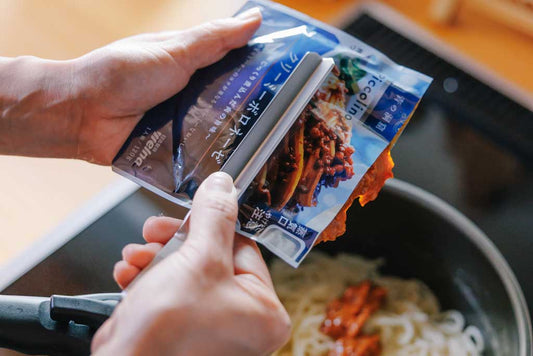 EAトCO（イイトコ） Shibolu tongs for squeezing シボル / しぼりトング 日本製