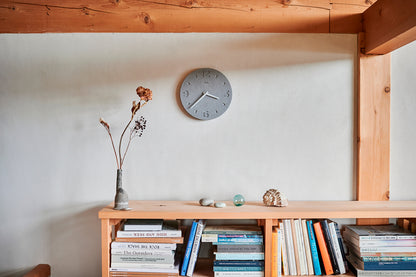 Lemnos 珪藻土の時計（掻き落とし） グレー 掛け時計 NY21-03 GY