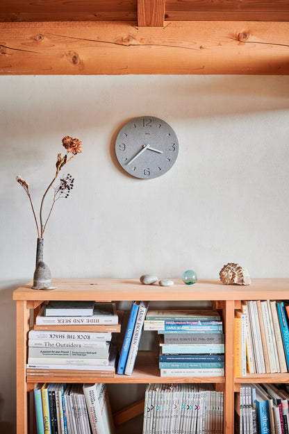 Lemnos 珪藻土の時計（掻き落とし） グレー 掛け時計 NY21-03 GY