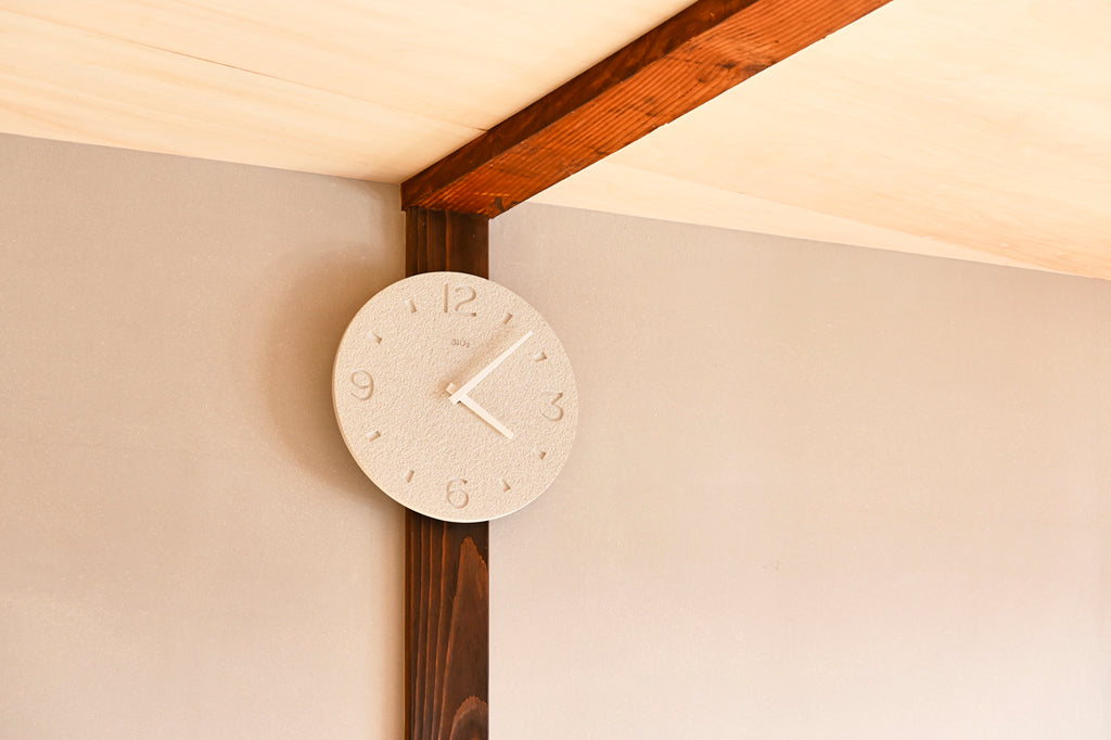 Lemnos 珪藻土の時計（掻き落とし） ホワイト 掛け時計 NY21-03 WH