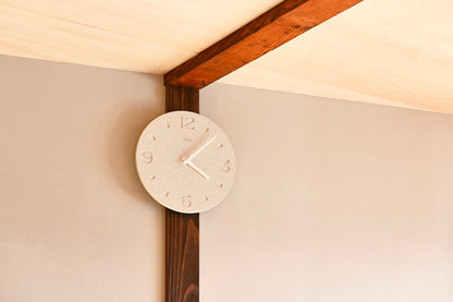 Lemnos 珪藻土の時計（掻き落とし） ホワイト 掛け時計 NY21-03 WH